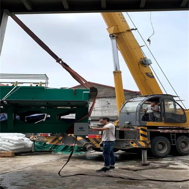 广水注意大型吊车出租使用以及应该怎样正确维护